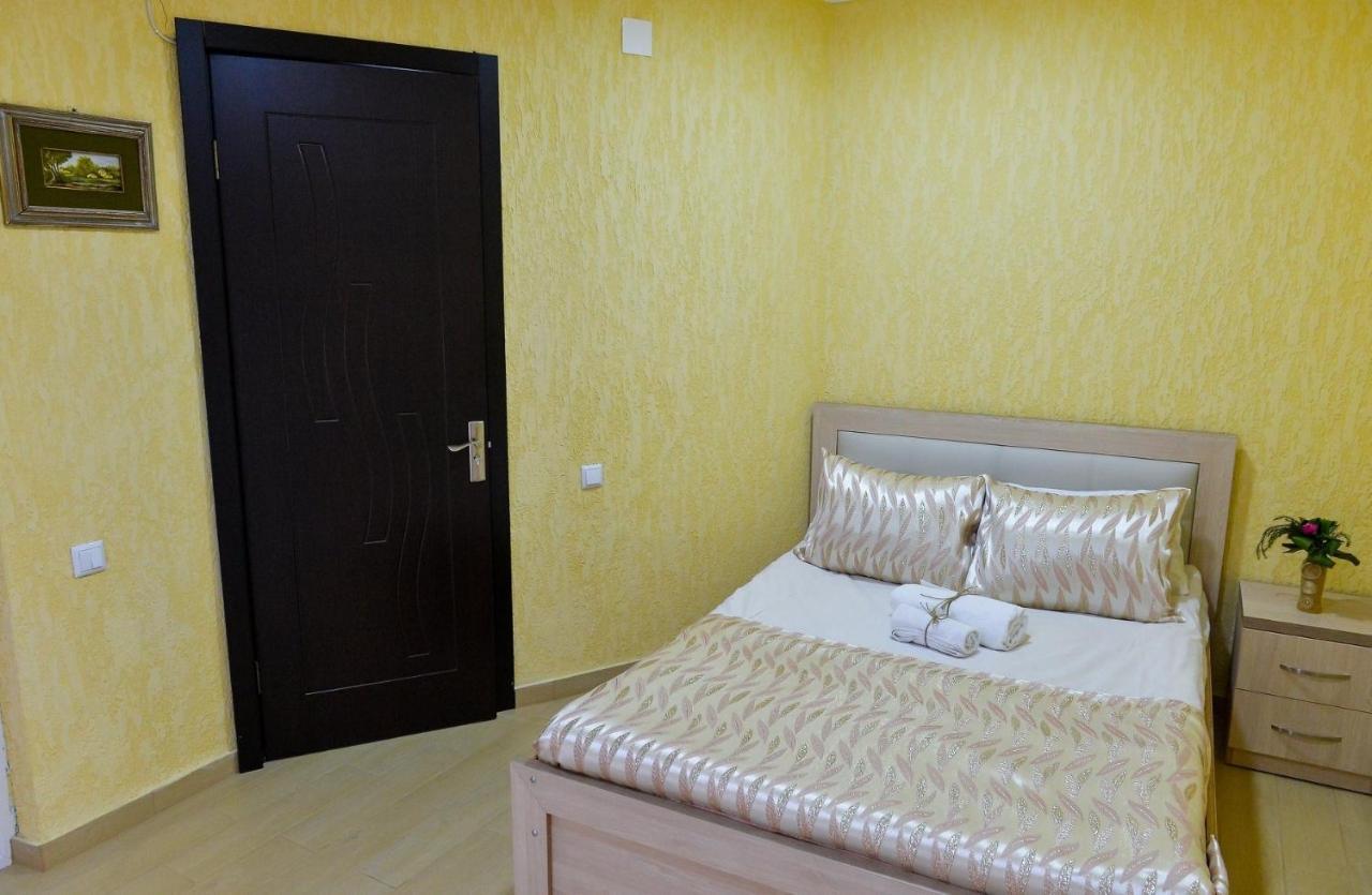 Pomegranate Hotel Koutaïssi Extérieur photo